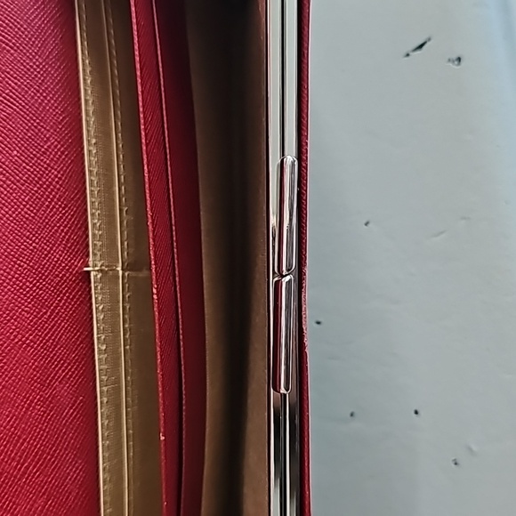 Burberry Nova Long Wallet, Kiss Lock Red and Tan - Picture 7 of 16